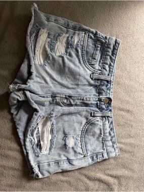 refuge Light Wash Distressed Denim Shorts